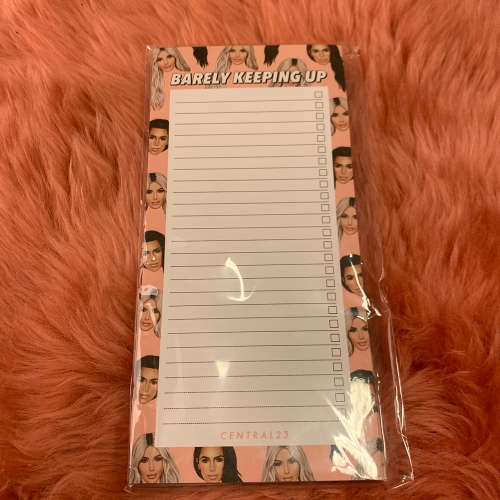 NWT Kim Kardashian “Barely Keeping Up” Notepad